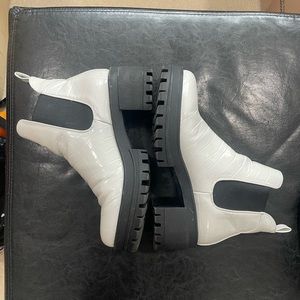 Forever21 Women’s Faux Croc White Chunky Boots